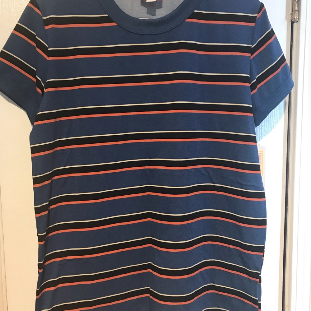 5/$12. LulaRoe Liv medium